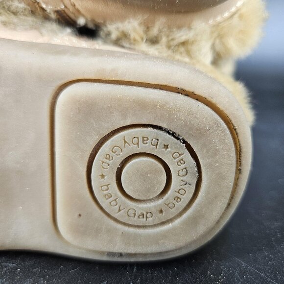 babyGap Faux Fur Boots Baby Size 6 Tan Plush Winter Shoes Zip Up Cozy Warm Shoes - Picture 7 of 10